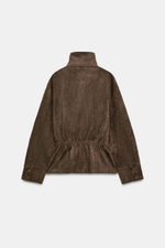 КУРТКА ИЗ ИСКУССТВЕННОЙ ЗАМШИ С ПОЯСОМ — ZARA