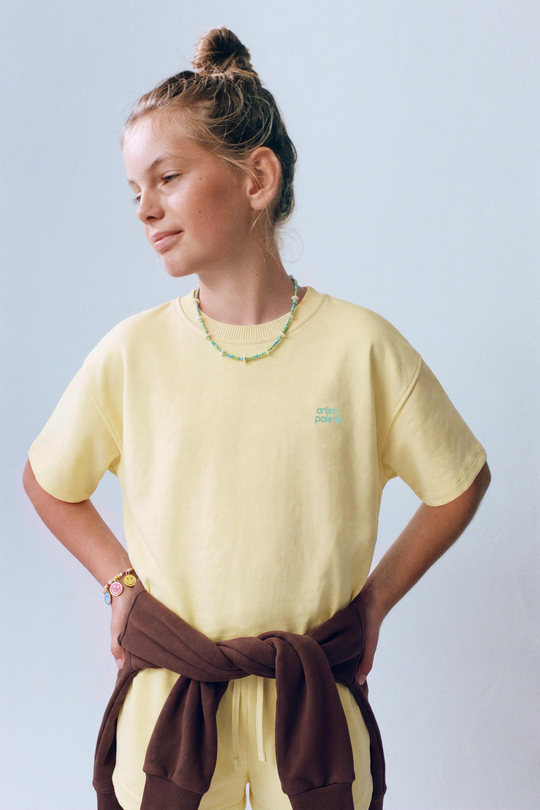 ZARA КОМПЛЕКТ ИЗ ФУТБОЛКИ И ШОРТОВ ИЗ ИНТЕРЛОКА, ЖЕЛТЫЙ