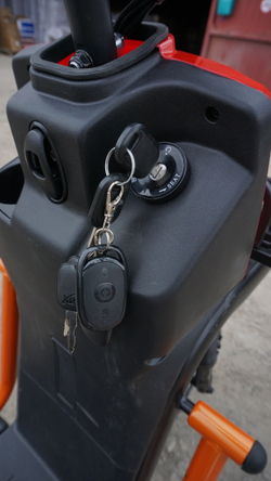 Замок зажигания и ключи SIMgo Thunder 30 (U5)