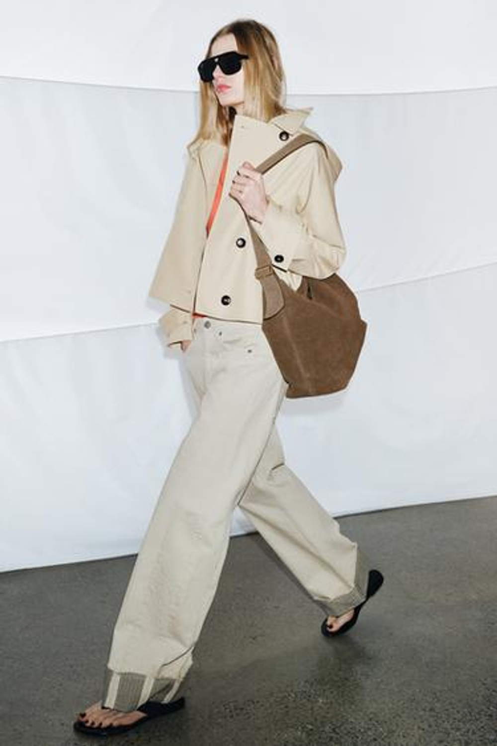 КОРОТКИЙ ВОДОНЕПРОНИЦАЕМЫЙ ТРЕНЧКОТ ZW COLLECTION - ZARA