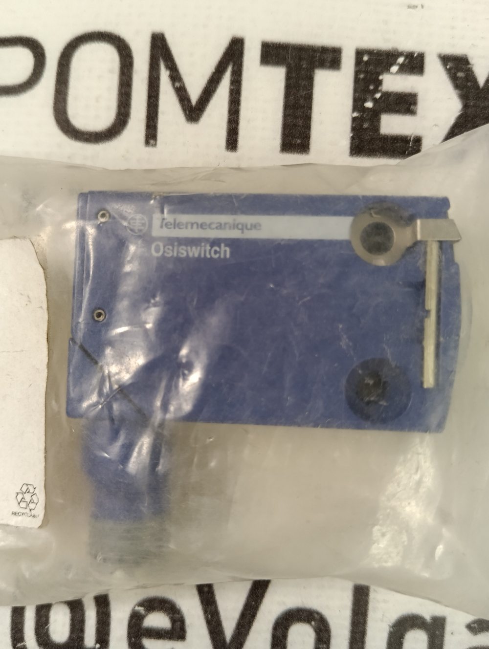 Telemecanique ZCMD21C12 новое