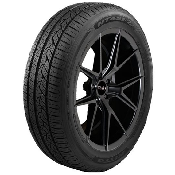 Nitto NT421Q 235/55 R18 104V