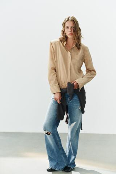 РУБАШКА В ПОЛОСКУ С ПОДПЛЕЧНИКАМИ — ZARA