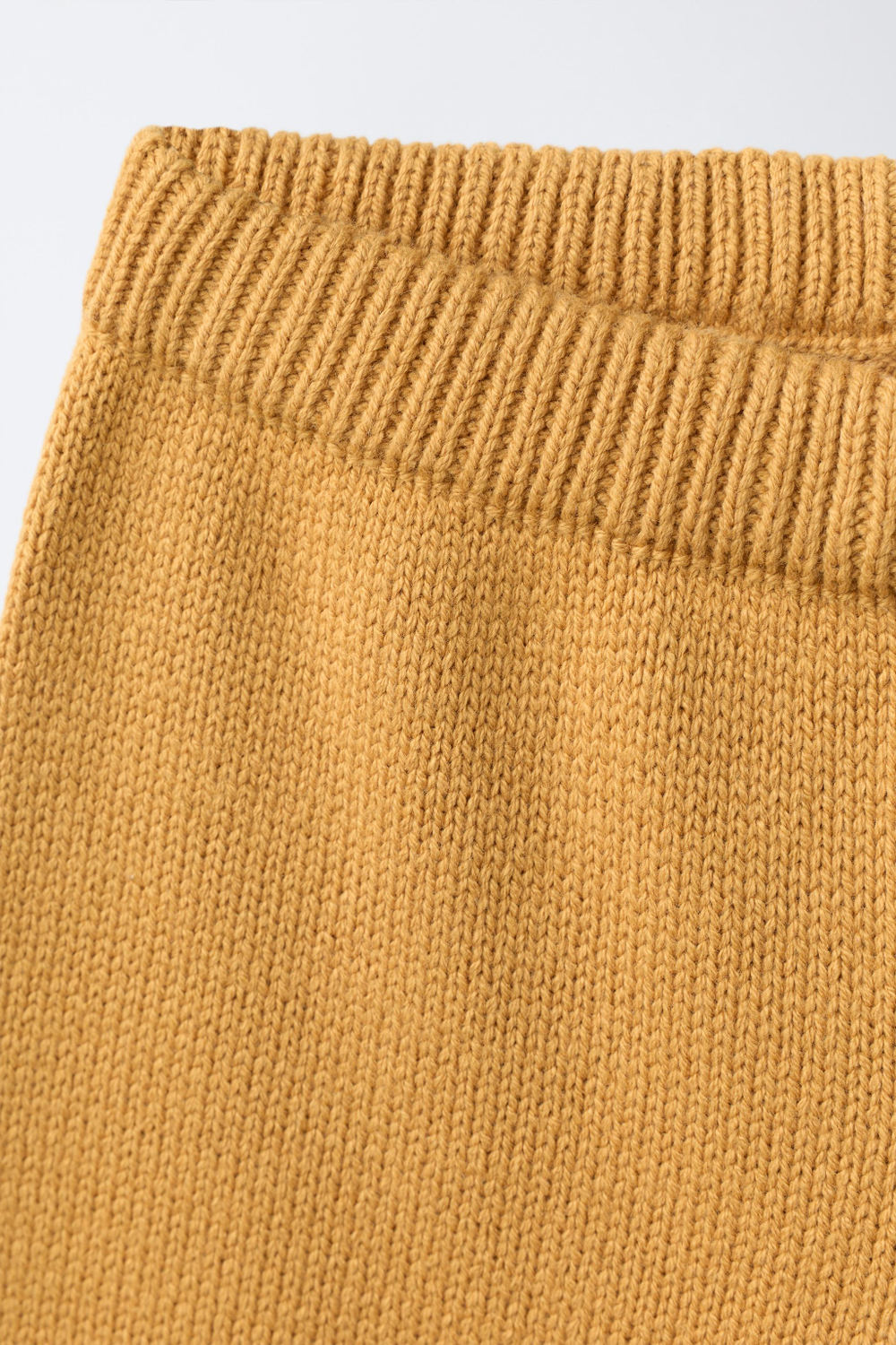 ZARA ТРИКОТАЖНЫЕ БРЮКИ-КЮЛОТЫ С ВЫШИВКОЙ, ГОРЧИЧНЫЙ