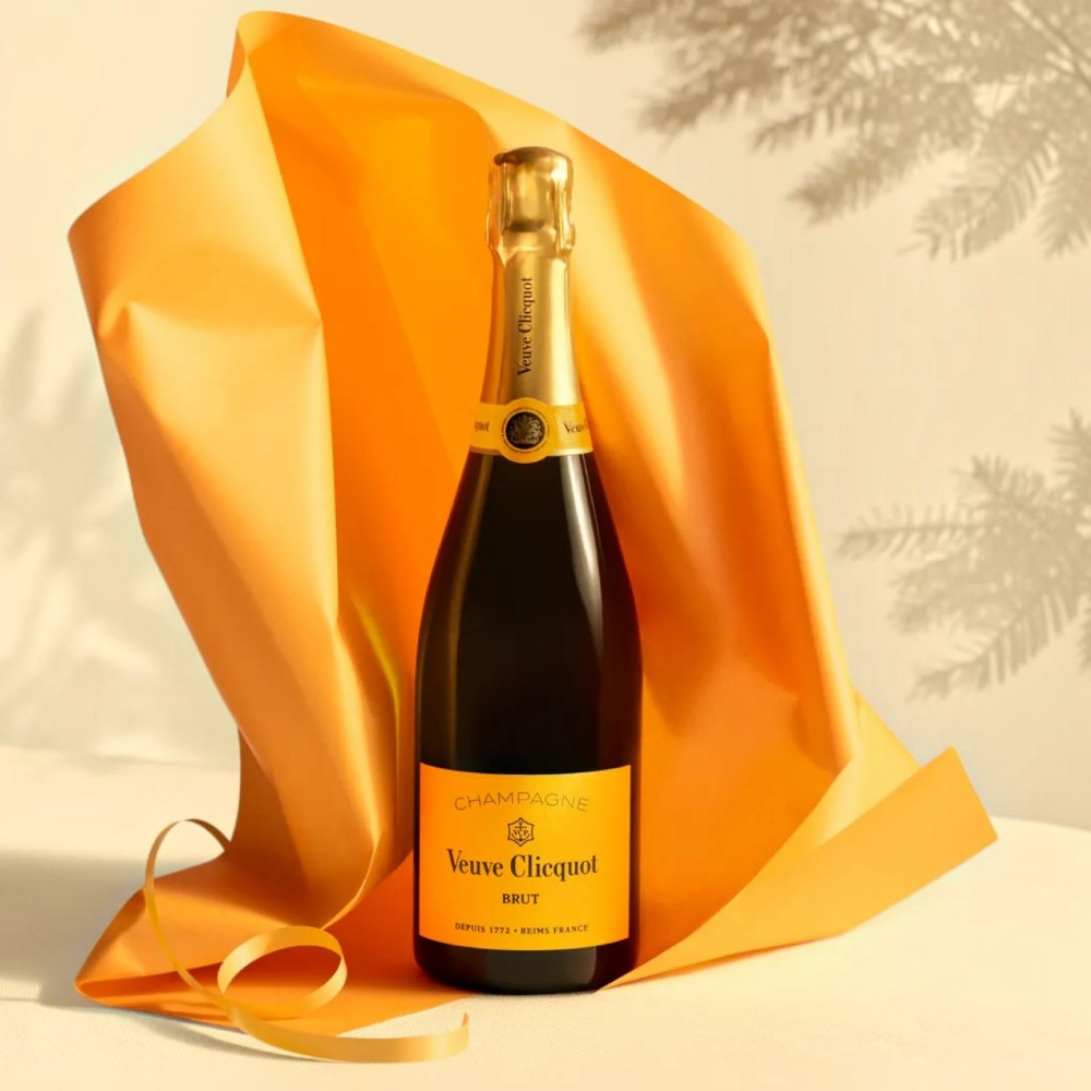 Шампанское Veuve Clicquot Brut Yellow Label 0,75 л. В подарочной коробке