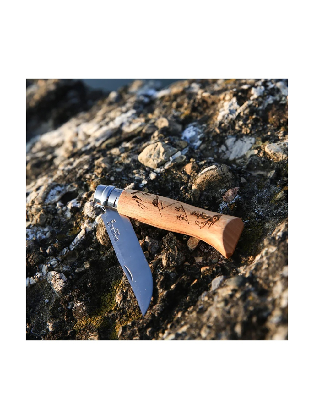 Нож Opinel №8 Alpine adventures, нержавеющая сталь, рукоять дуб, гравировка пеший туризм, 002186