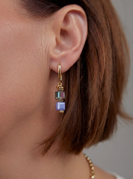 Серьги из голубых кубиков Swarovski, оттенок золото