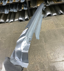 Порог правый Nissan Primera P11 1995-2002 (Potrykus)