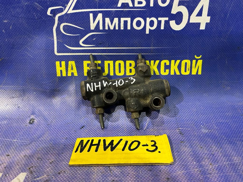 Распределитель тормозной TOYOTA PRIUS 2000