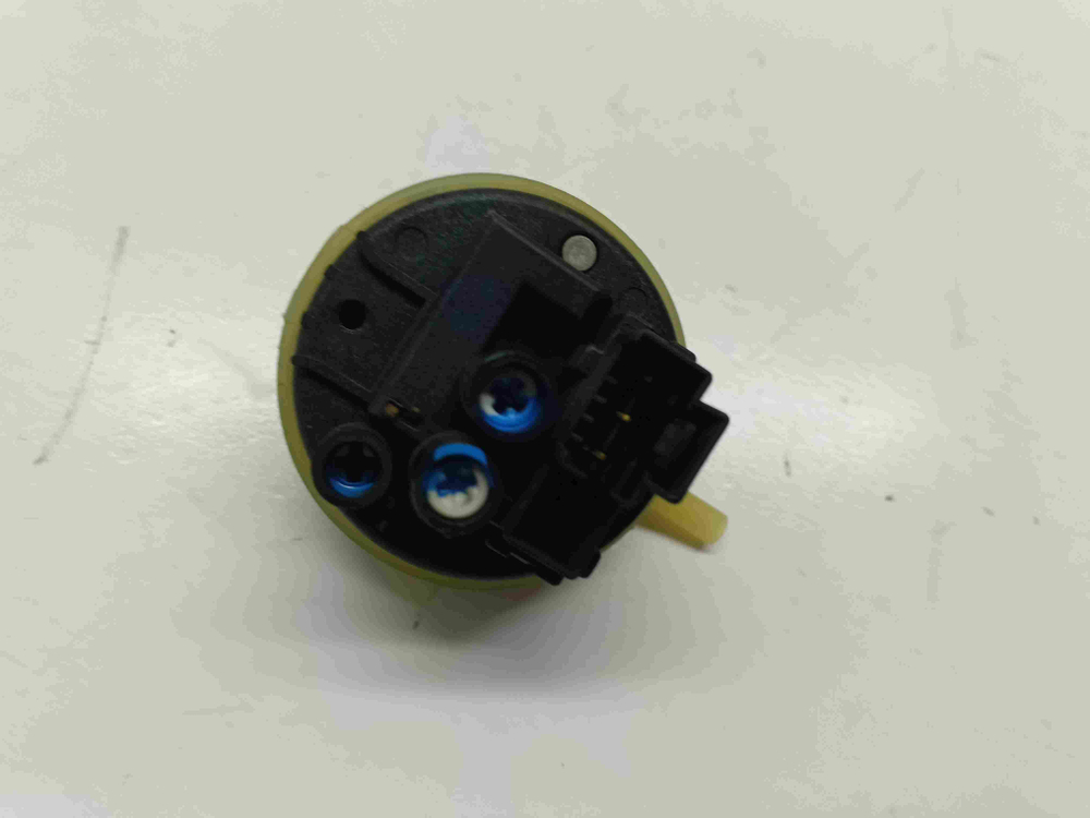 WIUN105 кт268 Датчик уровня воды для стиральной машины Indesit WIUN105 б/у