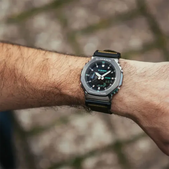 Наручные часы Casio G-Shock GM-2100CB-3ADR