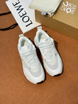 Кроссовки On Running x Loewe
