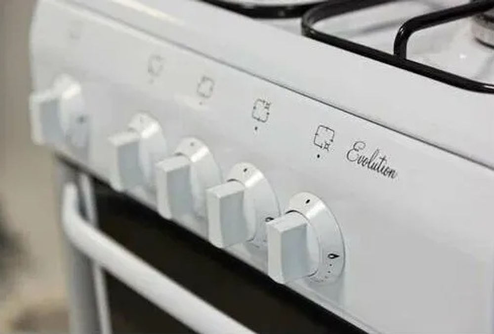 Газовая плита De Luxe 506040.05г(кр) белый