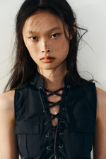 КОРОТКОЕ ПЛАТЬЕ С ПЕРЕКРЕСТНЫМИ БРЕТЕЛЯМИ И КАРМАНАМИ — ZARA