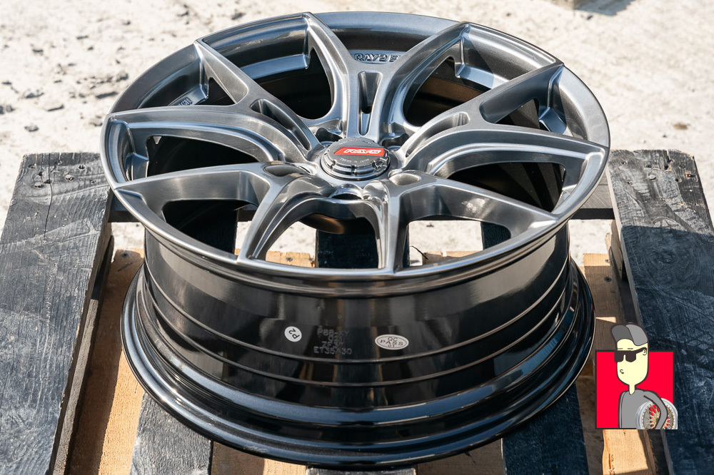 Комплект дисков Rays Gram Lights 17x7.5 et35 5x114.3