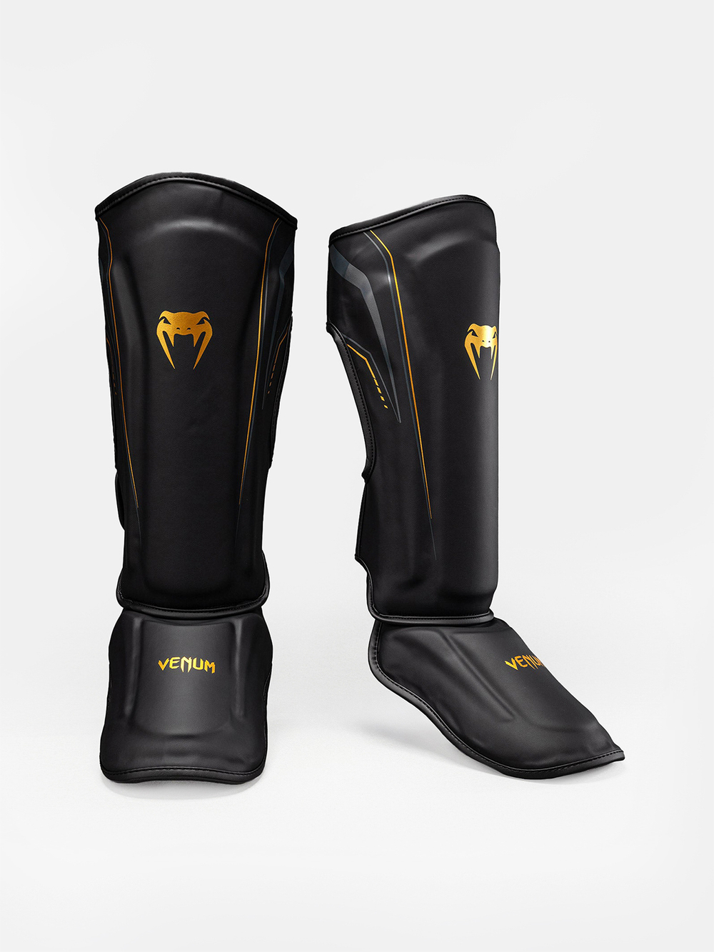 Щитки Venum Impact Streamline Black/Gold