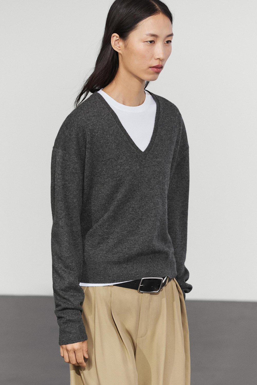 Massimo Dutti Свитер из смесовой шерсти с V-вырезом, серый