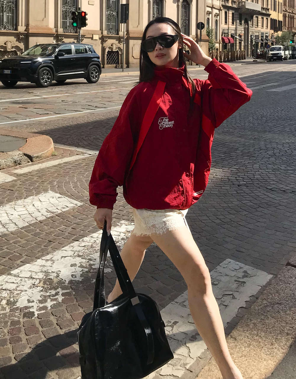 Женская легкая куртка с вышивкой - BERSHKA
