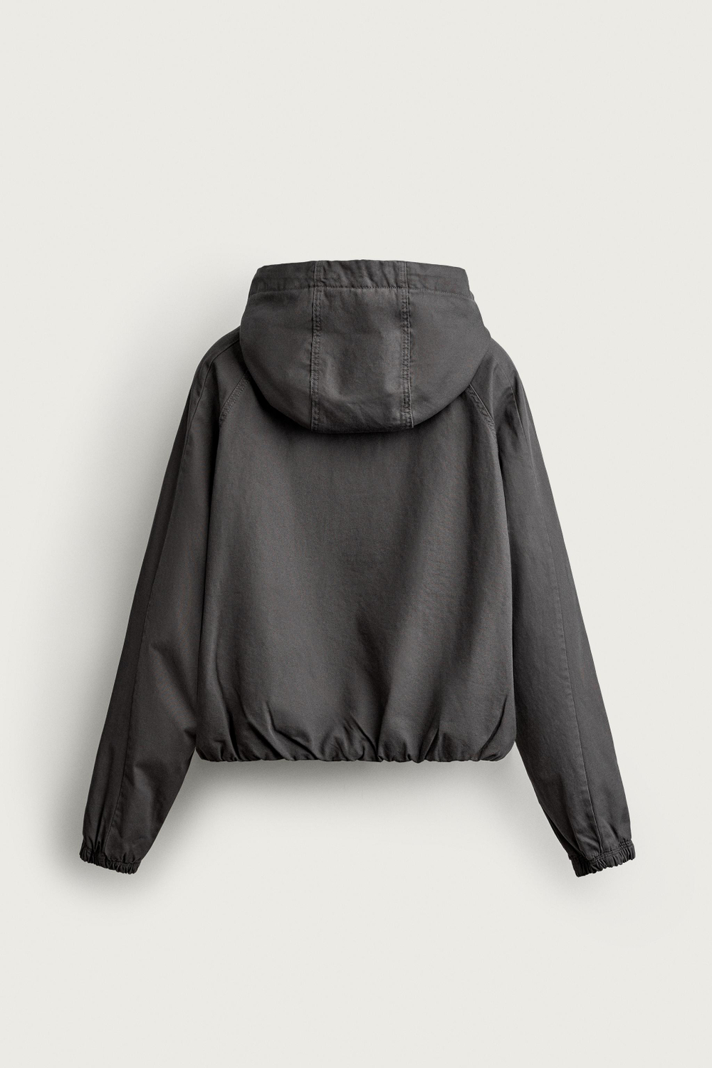 СТЕГАНАЯ КУРТКА С КОНТРАСТНЫМ КАПЮШОНОМ — ZARA