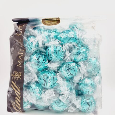 Шоколадные конфеты Lindt LINDOR кокос в молочном шоколаде 1000 г (из Финляндии)