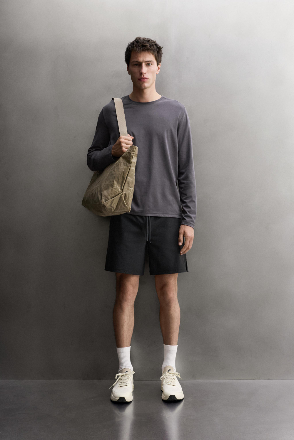 Технологичная футболка с длинным рукавом — ZARA