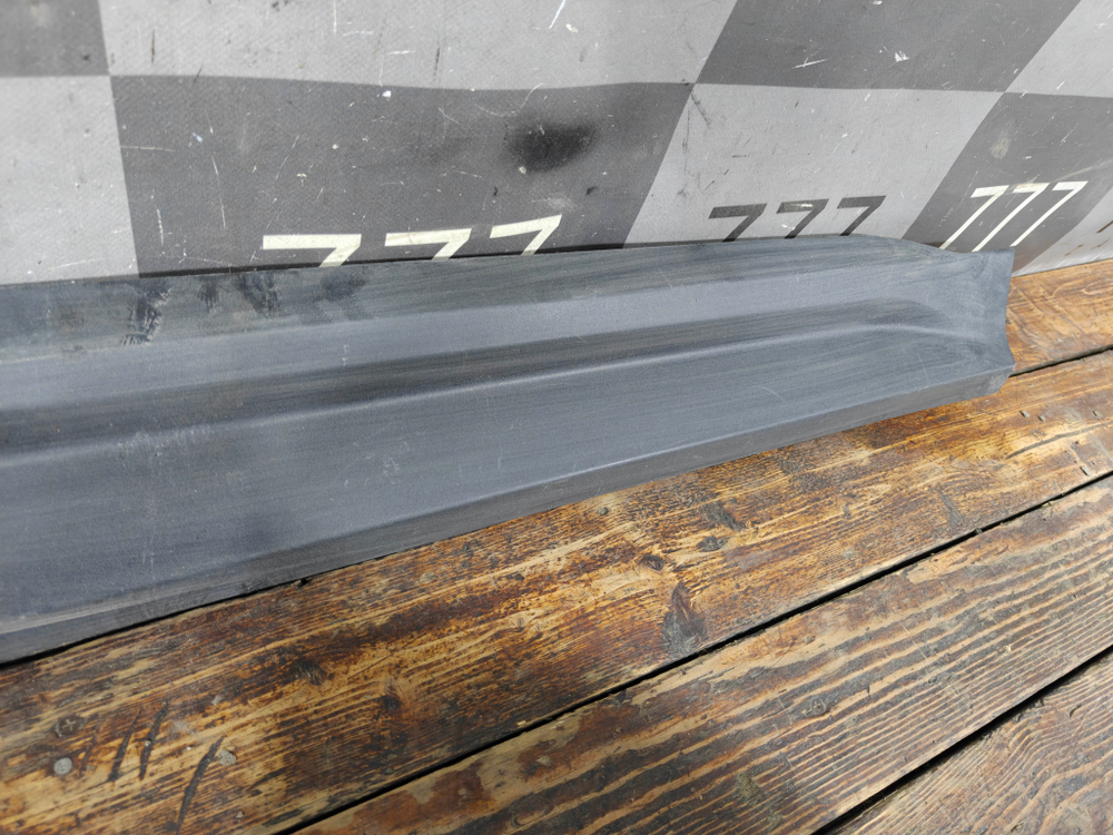 Накладка двери передней правой Geely Coolray 19-24 Б/У Оригинал 5075035800
