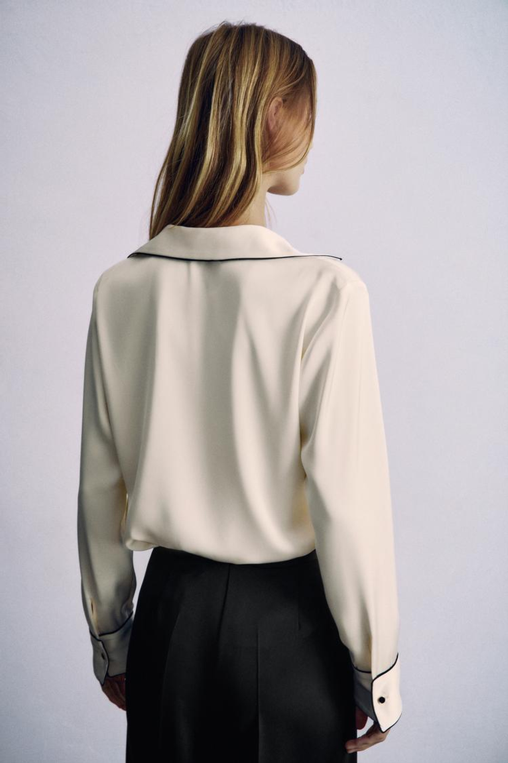 ZARA АТЛАСНАЯ РУБАШКА С КОНТРАСТНОЙ ОКАНТОВКОЙ, ЭКРЮ