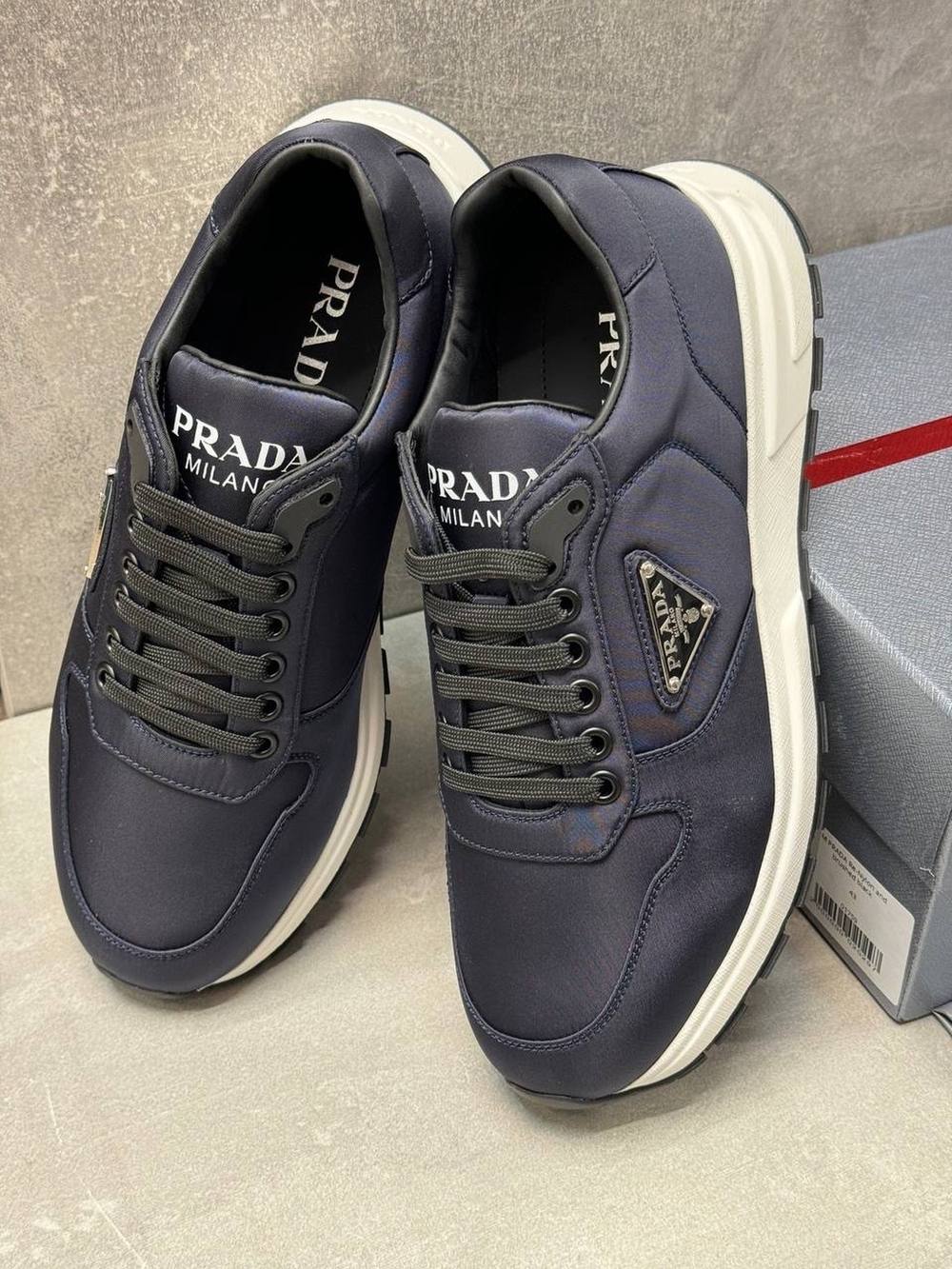 Кроссовки Prada