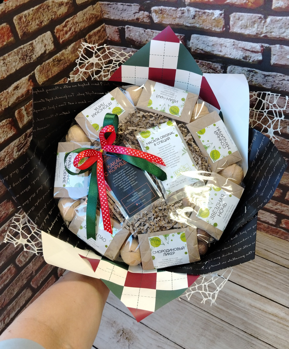 Букет из чая с кофе и орехами