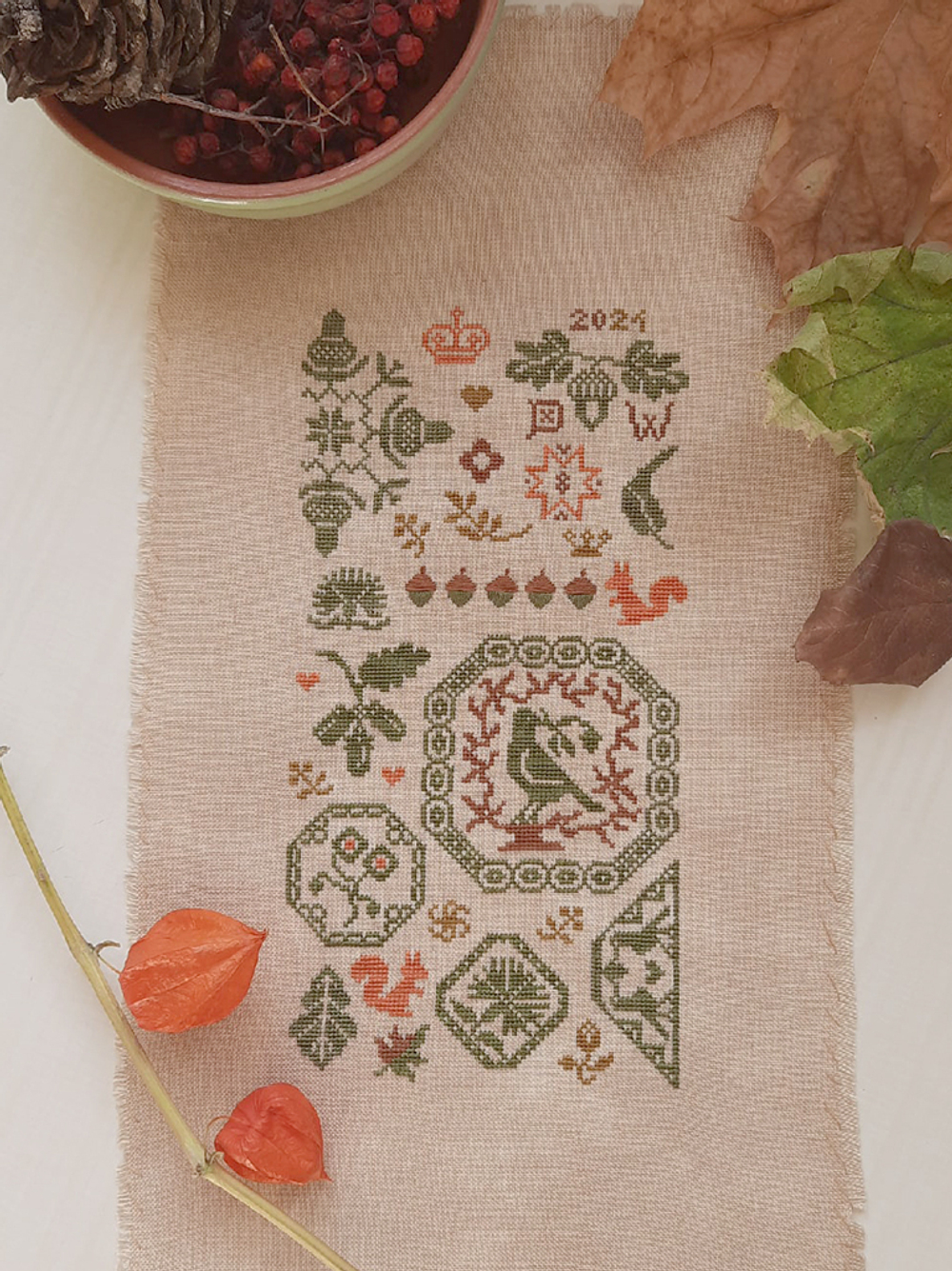 Дизайн "Anniversary of acorns"