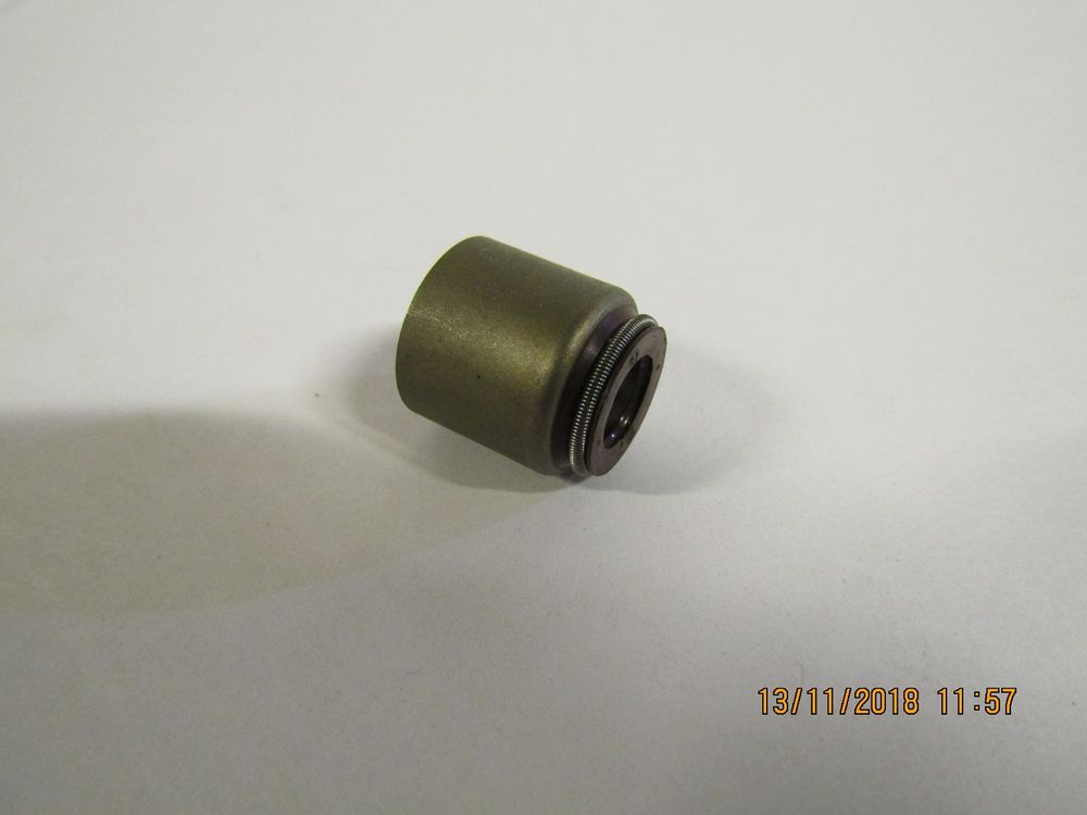 Колпачок маслосъемный TDQ 25 4L/Valve stem seal