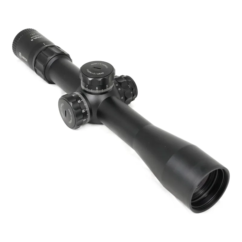 Оптический прицел ARKON Model B 3-18х44 / Аркон Модель Б 3 18 44 - ракурс со стороны объектива на белом фоне
