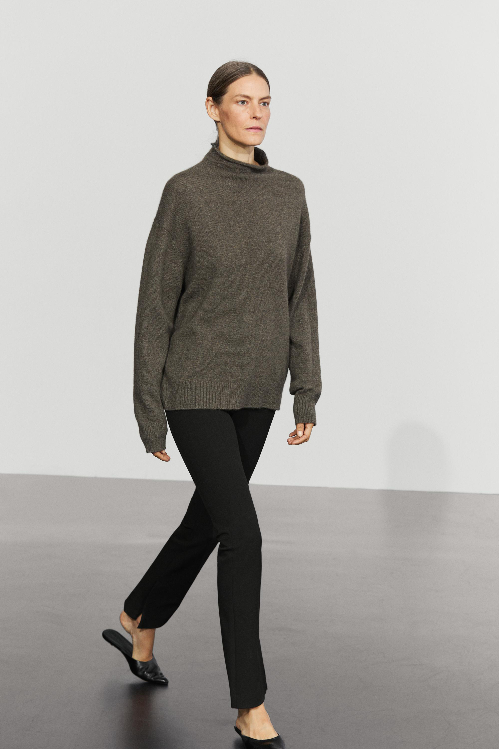 Massimo Dutti Свитер оверсайз из 100% кашемира, серовато-зеленый