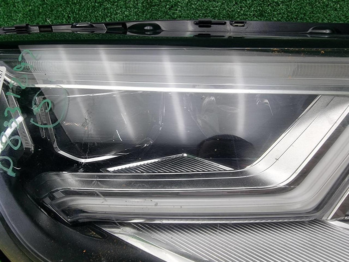 Фара правая Audi Q5 2 80A (2017-2020) LED