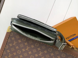 Сумка через плечо/мессенджер Louis Vuitton Trio