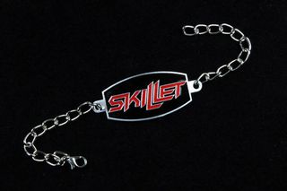 Браслет алюминиевый Skillet ( красная надпись )