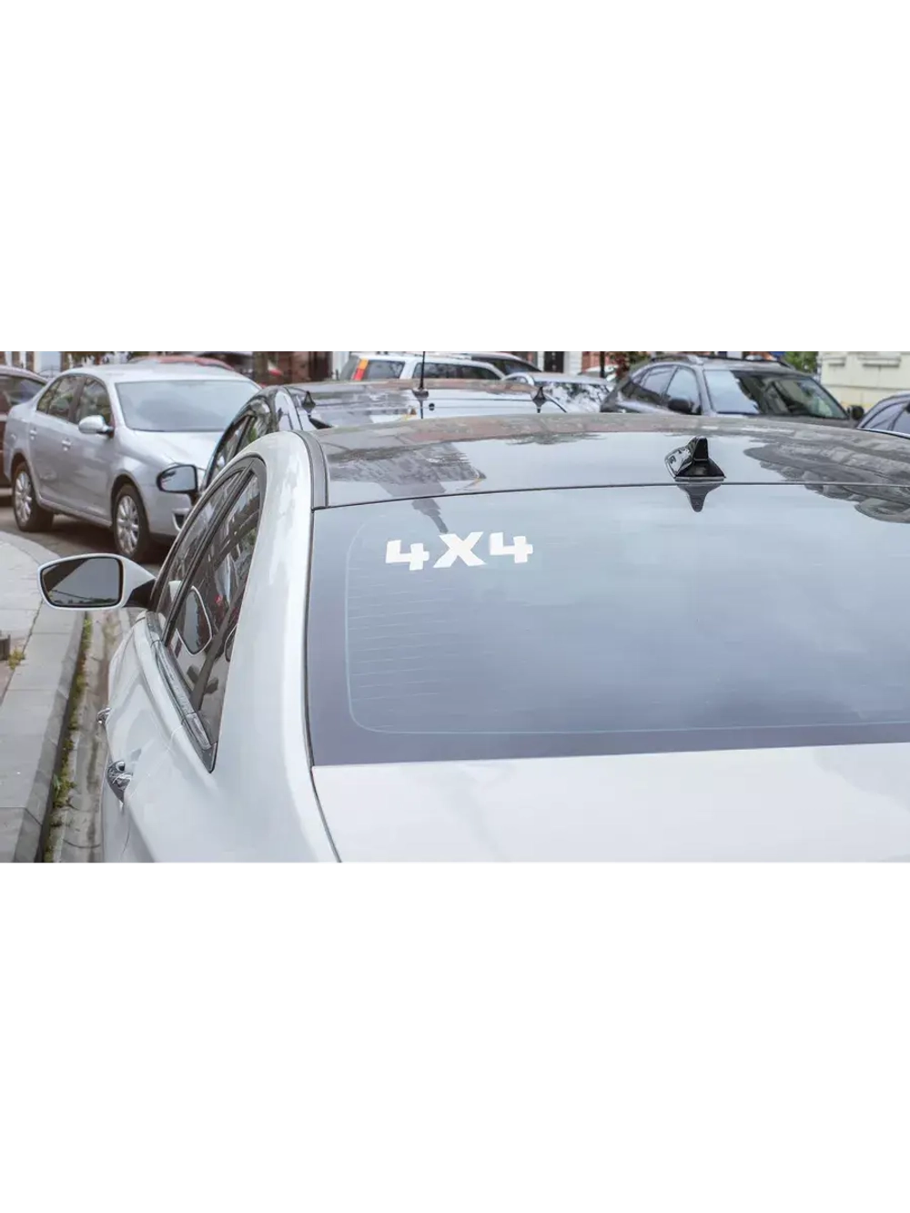 Наклейка на авто "4х4" 28х11