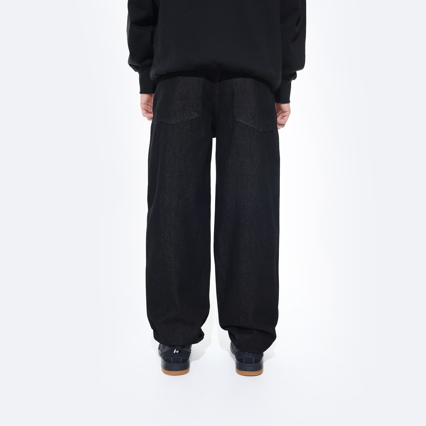 Джинсы Magamaev Bigger M jeans (ultra black) артикул: - купить в магазине Дайс