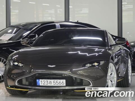 Aston Martin Vantage 4.0 V8 — 2022