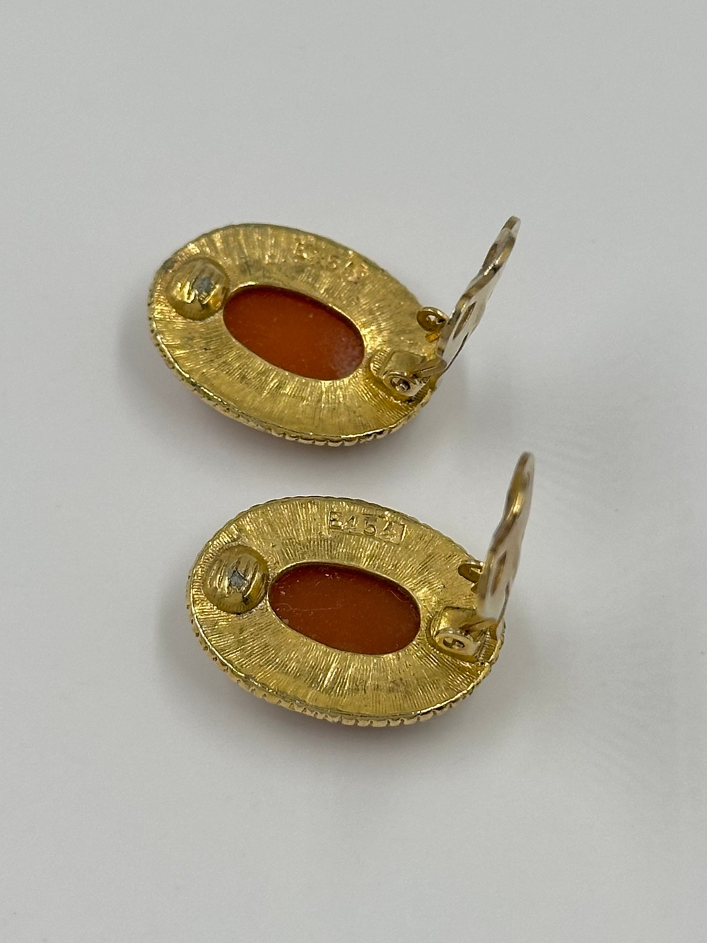 Клипсы с камеями