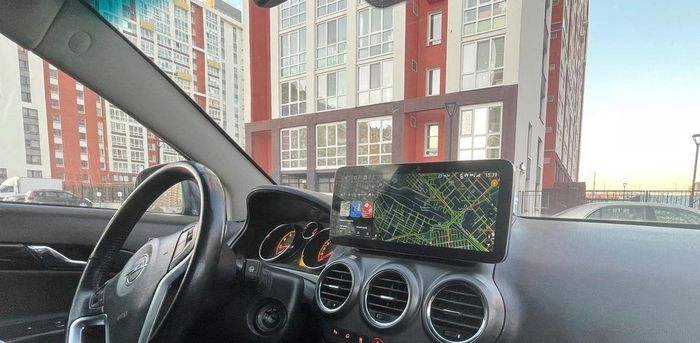 Магнитола для Opel Antara 2006-2015 (перенос БК вниз, серая) - Teyes LUX ONE ROUND монитор 12.3" 2K QLED на Android 10, Быстрая, CarPlay, 4G SIM-слот
