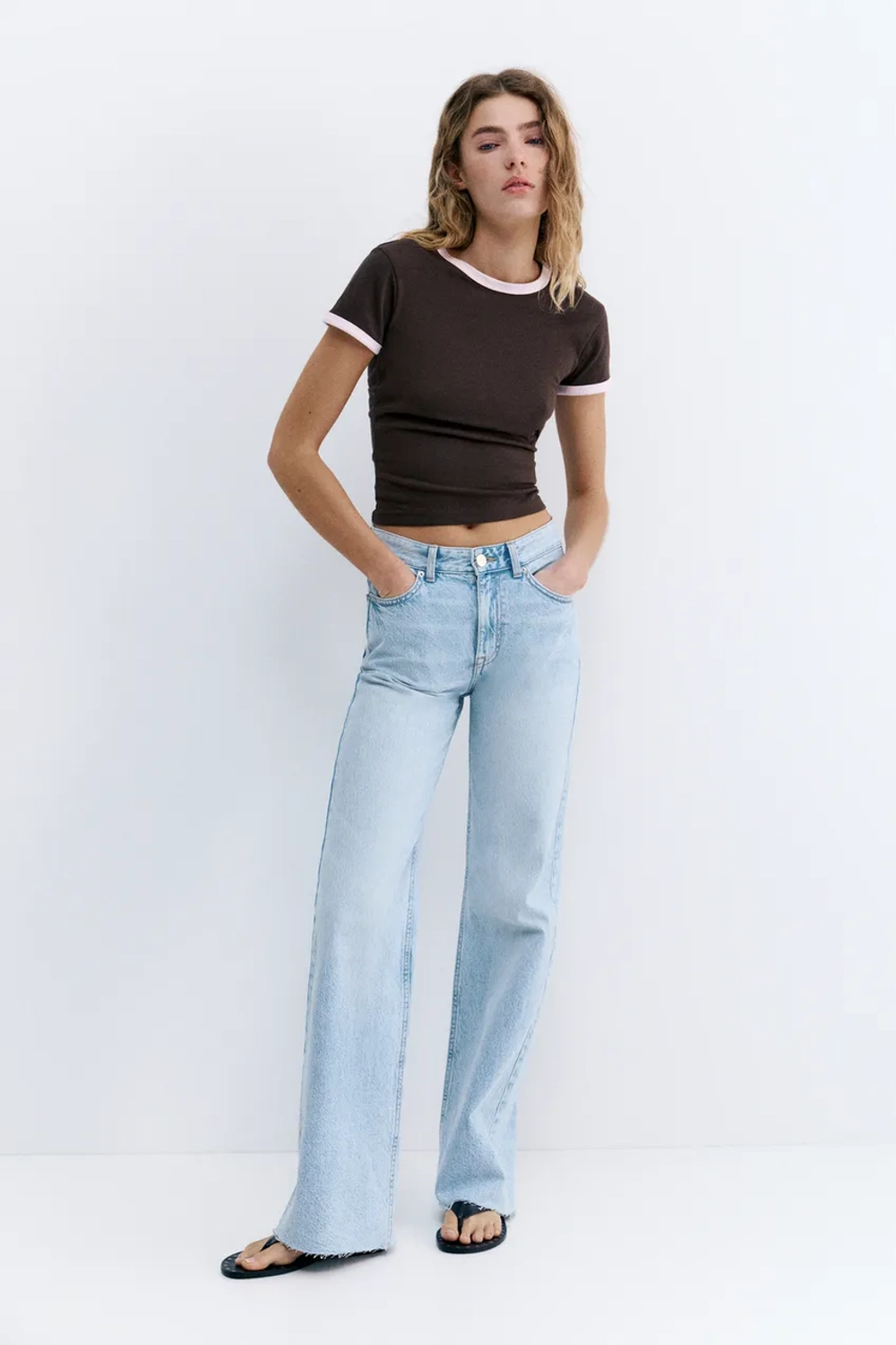 Джинсы с высокой талией и широкими брючинами - PULL&BEAR