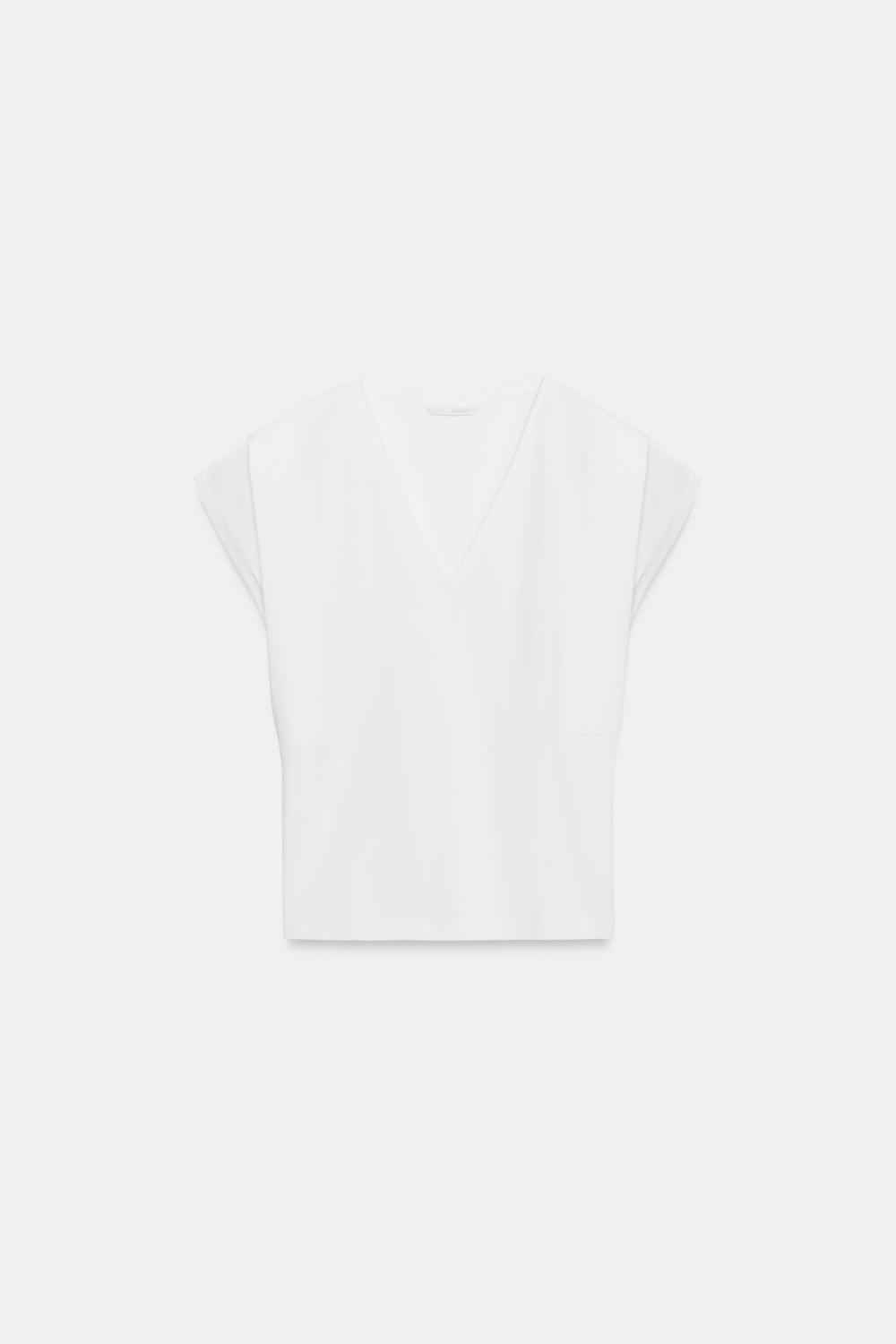 ХЛОПКОВАЯ ФУТБОЛКА С V-ОБРАЗНЫМ ВЫРЕЗОМ — ZARA