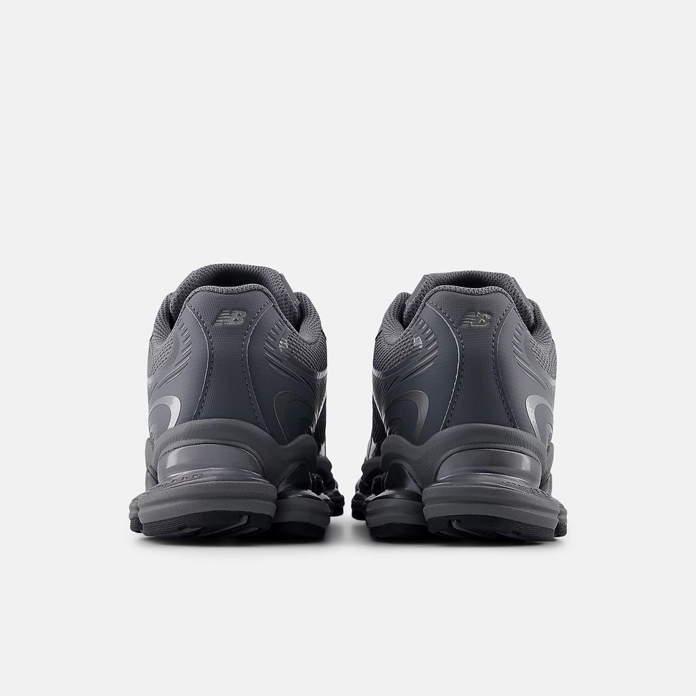 Кроссовки мужские NEW BALANCE 2000