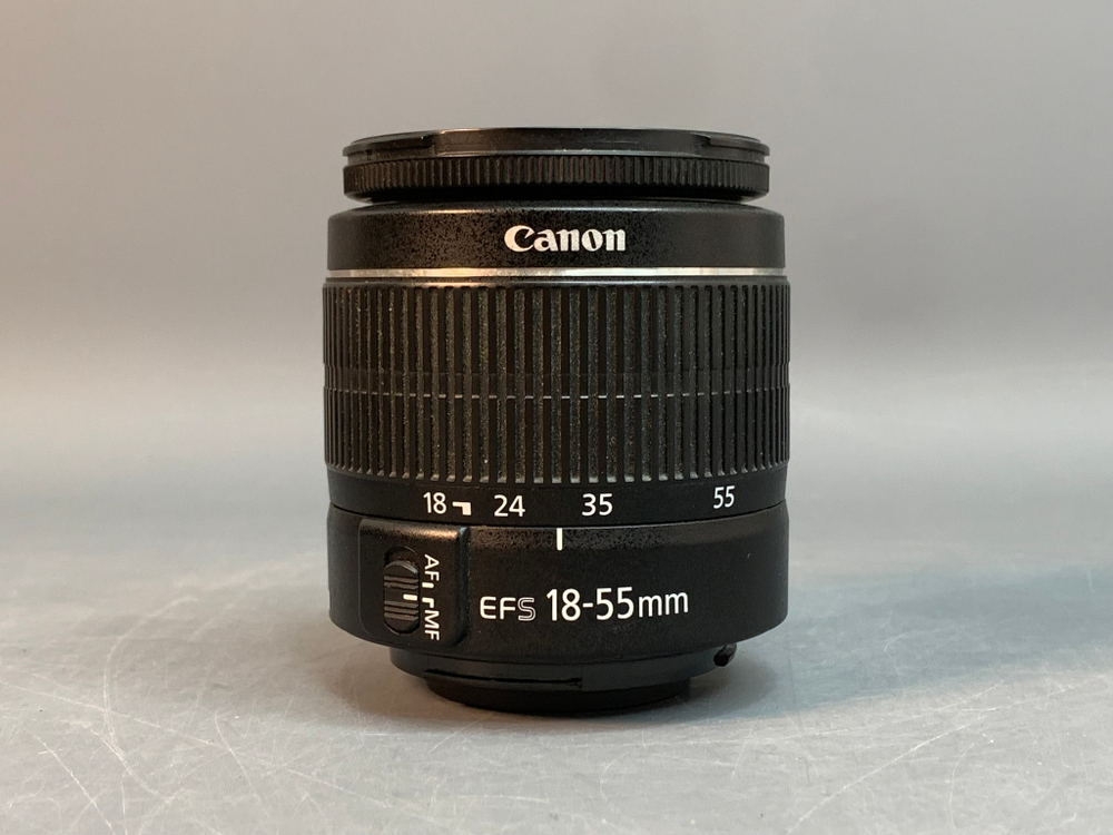 Canon 550D kit 18-55mm 10.200 кадров