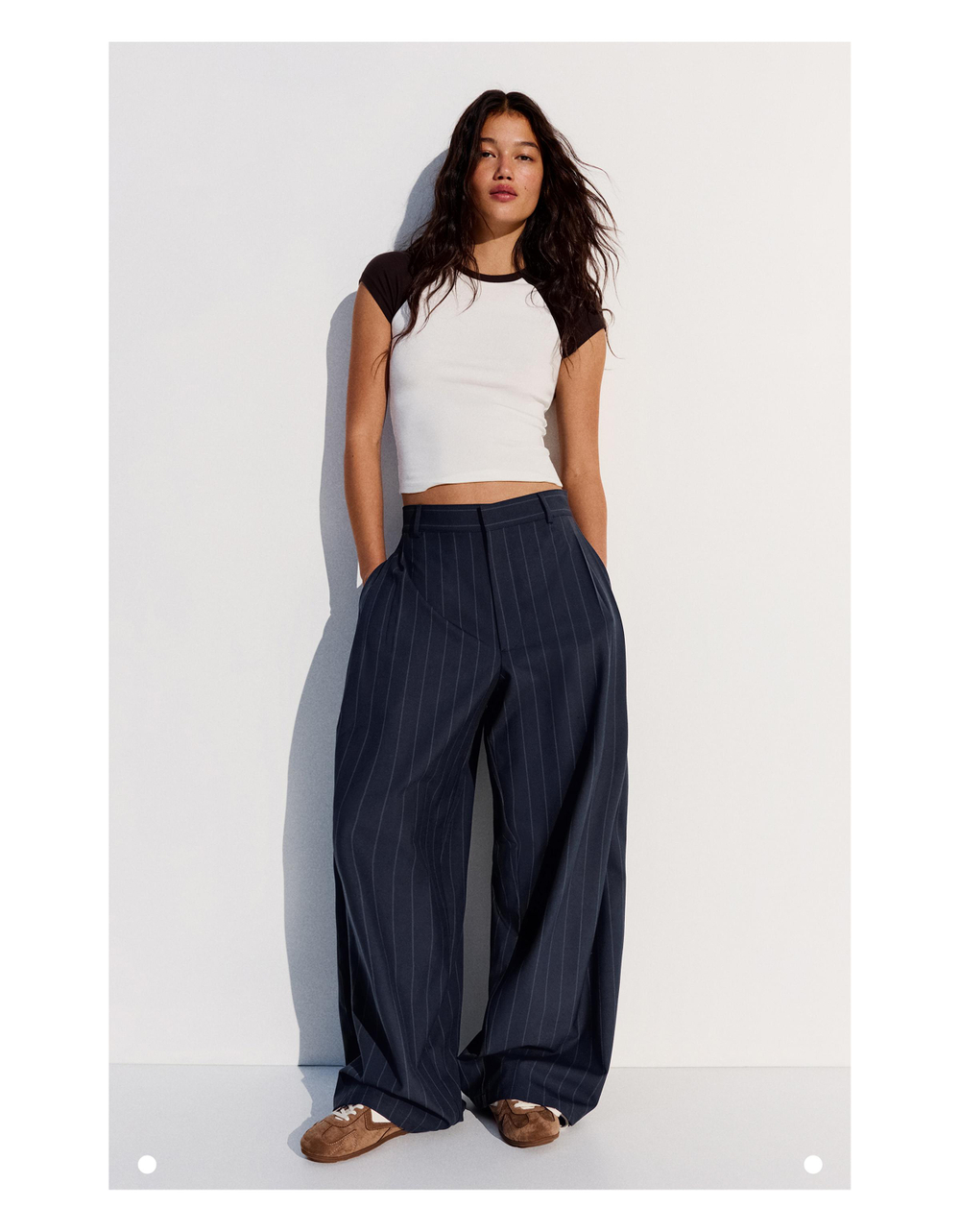 Мужские брюки super baggy fit в тонкую полоску с вытачками - BERSHKA