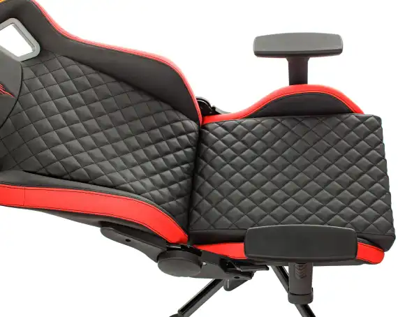 Кресло игровое Knight Outrider черный/красный ромбик экокожа с подголов. крестов. металл