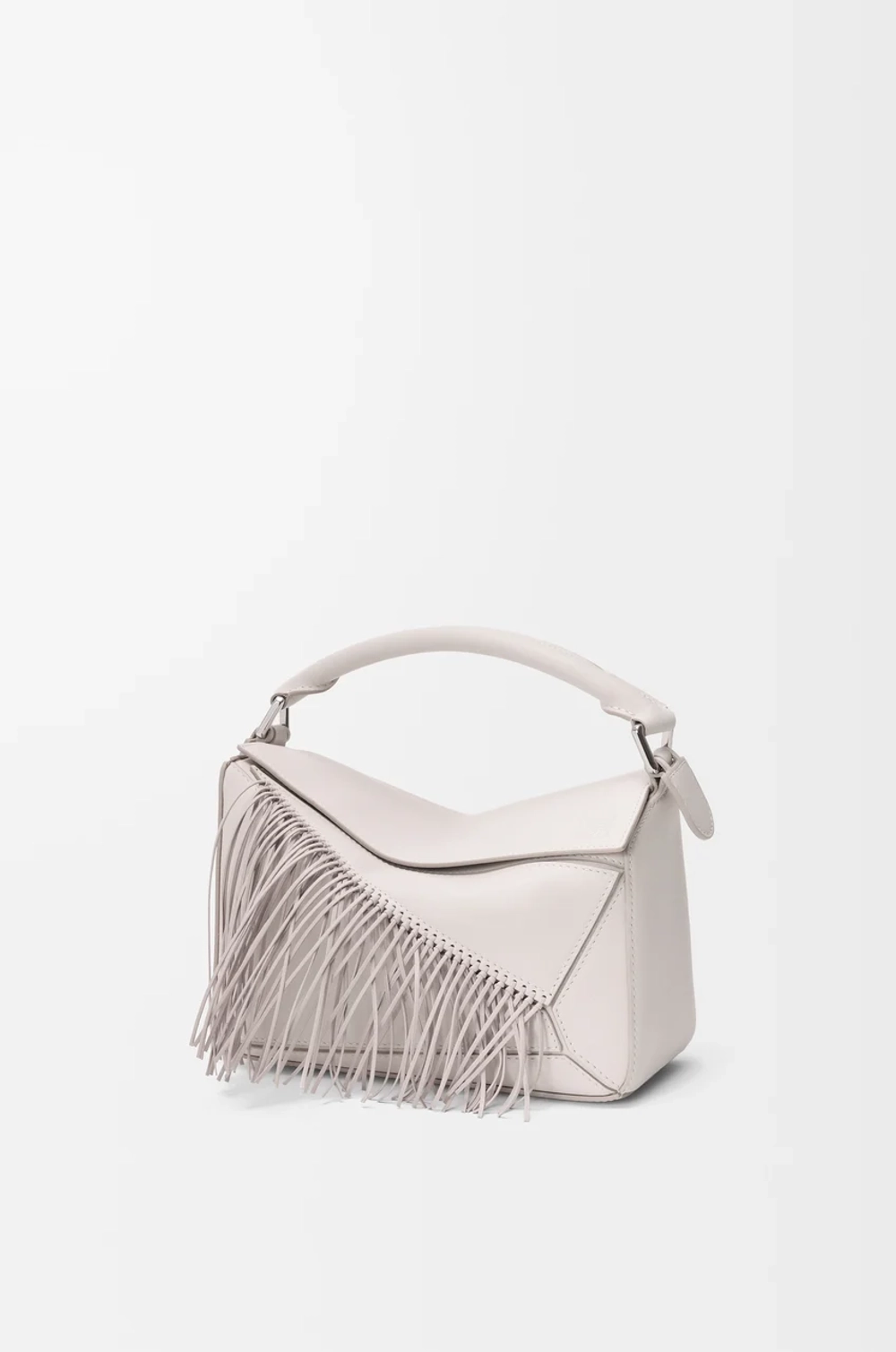 Loewe Маленькая сумка Puzzle с бахромой из классической телячьей кожи, экрю