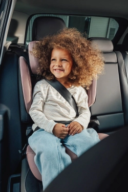 Автокресло 2/3 Britax Roemer KIDFIX PRO M i-SIZE Style Dusty Rose, от 3,5 до 12 лет, 15-36 кг (100 - 150 см), isofix, розовый