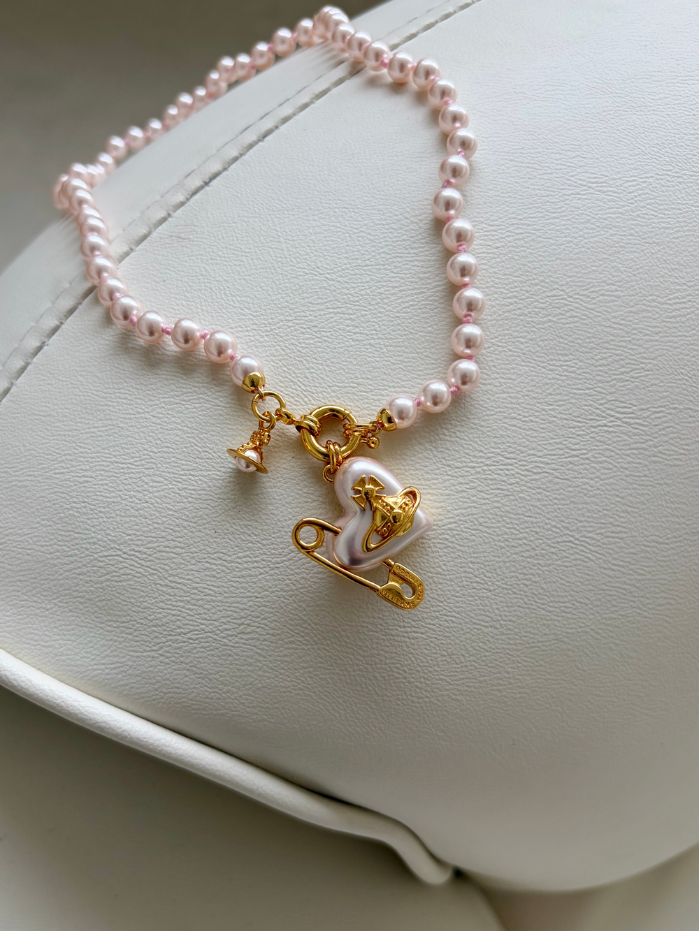 Колье Vivienne Westwood бледно-розовое